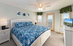 4 bedrooms, free WiFi, bed sheets - Dolphin's Watch: A stunning oceanfront 4BR retreat in Supply, NC, perfect for 10 guests. (Supply)