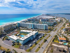 Exterior - Beach Escape • Pool View • Walk to Beach + Food (Fort Walton Beach)
