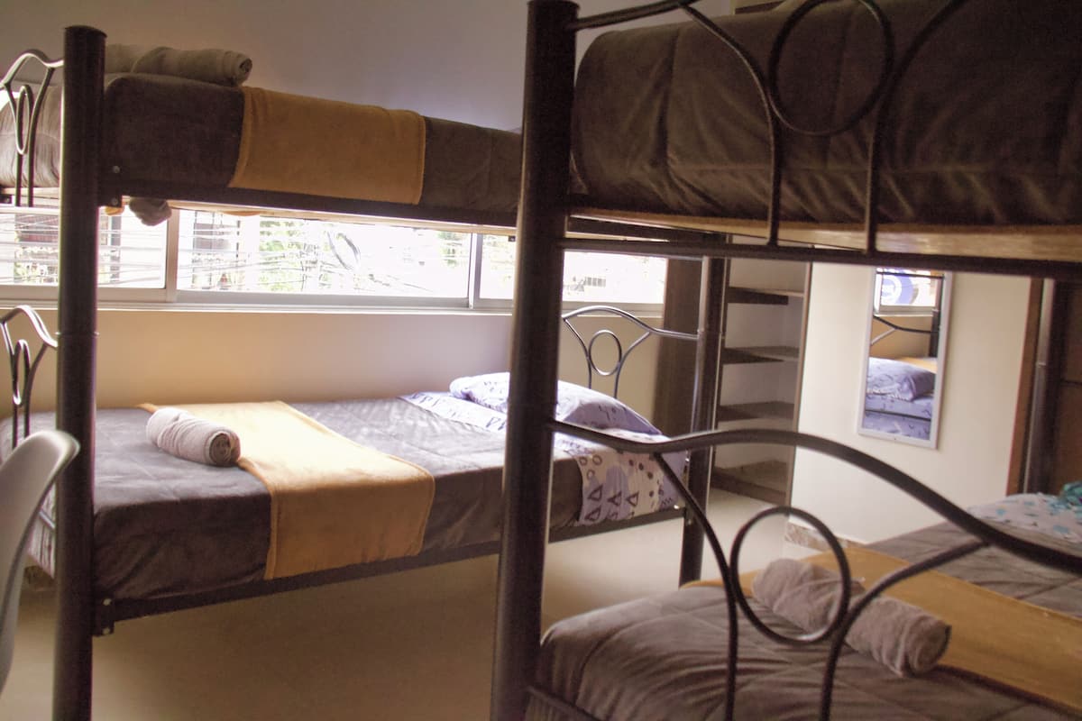 Quarto quádruplo básico | Wi-Fi de cortesia