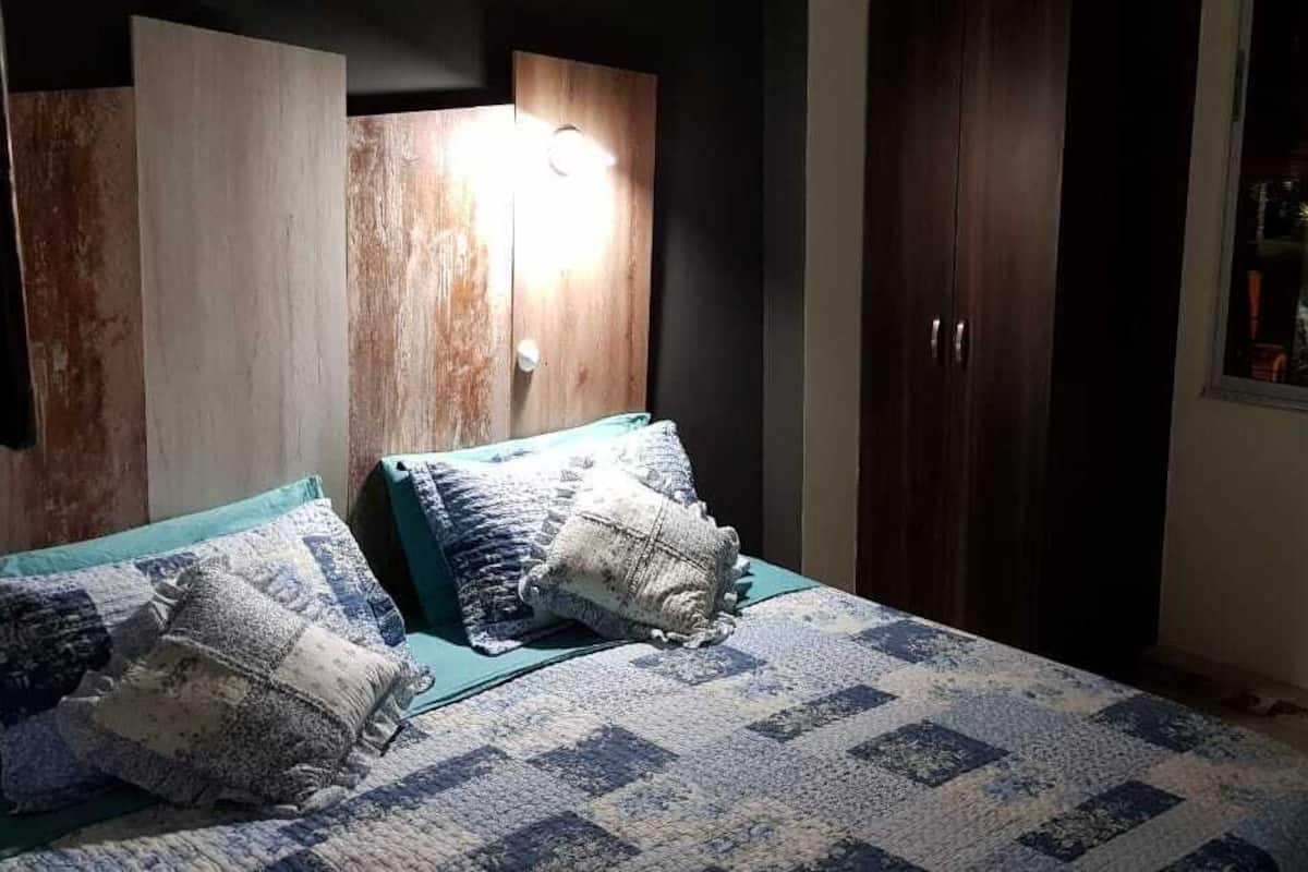 Quarto casal superior | Wi-Fi de cortesia