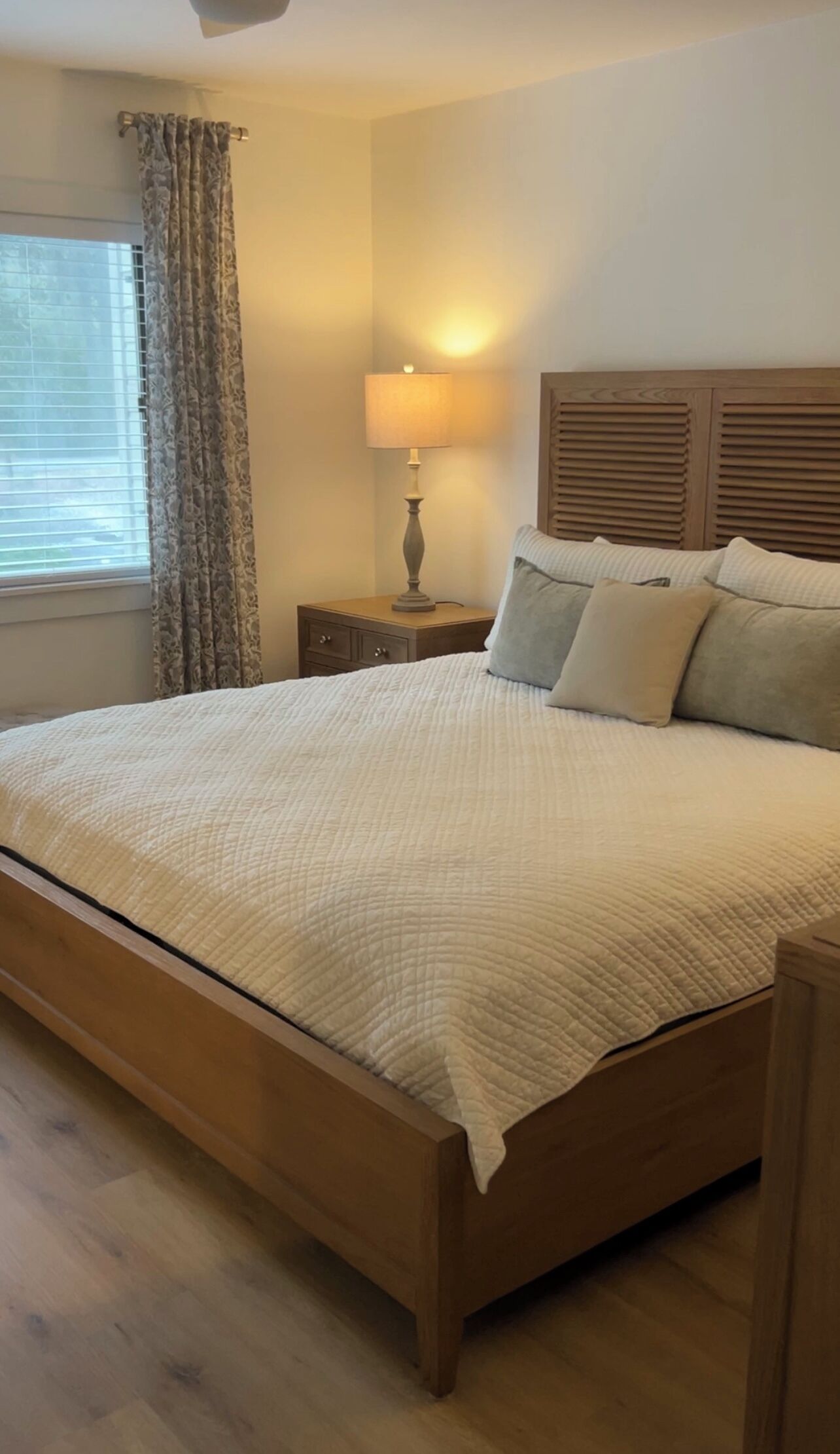 Skrivebord og wi-fi (inkludert)