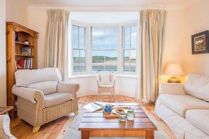 Living area - Craig y Mor, Holiday Cottage Newport, Sleeps 10, 5 bedrooms,  bathrooms (Newport)