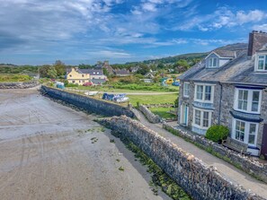 Exterior - Craig y Mor, Holiday Cottage Newport, Sleeps 10, 5 bedrooms,  bathrooms (Newport)