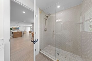 Shower, hair dryer, towels, toilet paper - Charming 4-bedroom house in tranquil Sanibel with private beach access! (Sanibel)