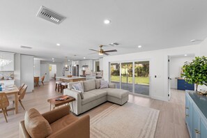 Interior - Charming 4-bedroom house in tranquil Sanibel with private beach access! (Sanibel)