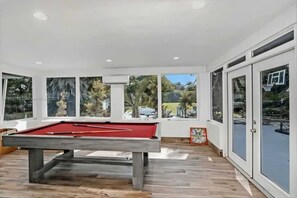 Game room - el laguito (Miami)