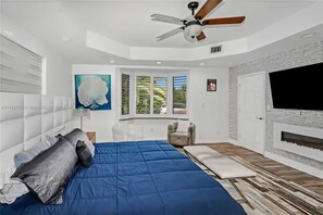 3 bedrooms, in-room safe, desk, iron/ironing board - el laguito (Miami)