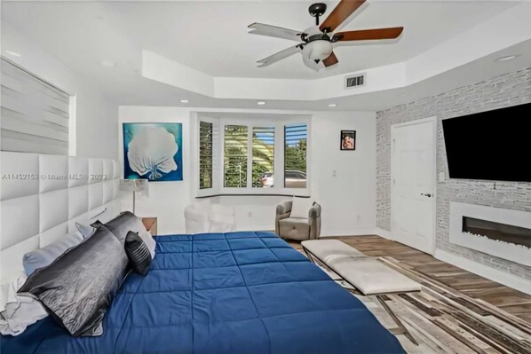 3 bedrooms, in-room safe, desk, iron/ironing board