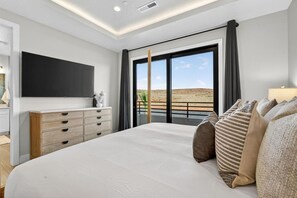 Iron/ironing board, travel cot, WiFi, bed sheets - Pecan Valley| Paradise Plunge |Private Water Park (Hurricane)