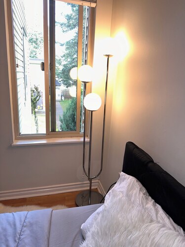 Queen private bedroom