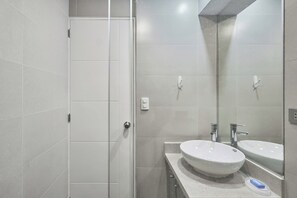 Hair dryer - GEKO | Minta _1BR Loft in Barranco center (Barranco)