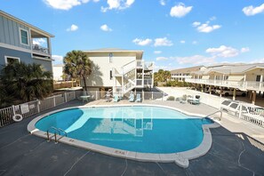 Pool - Cozy 1-bedroom condo in quaint Gulf Shores walking distance to the Beach (Gulf Shores)