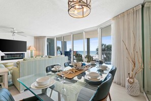 Dining - Relax in this spacious 3-bedroom beachfront condo in Panama City Beach! (Panama City Beach)