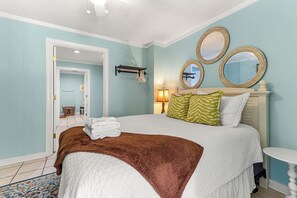 4 bedrooms, Internet, bed sheets - Maison de Marie | Combined upper and lower unit! (Tybee Island)
