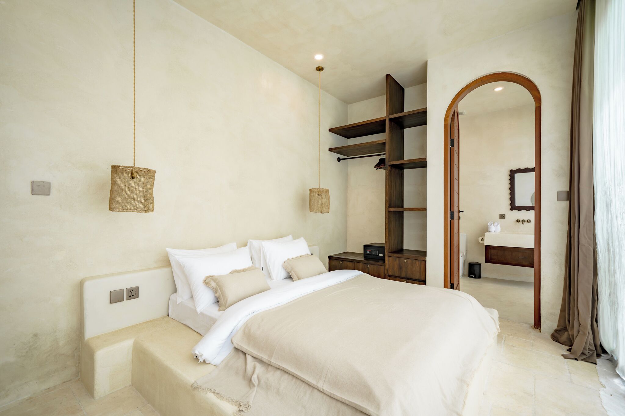 In-room safe, blackout curtains, free WiFi, bed sheets