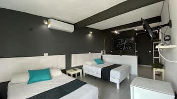 Deluxe Studio, Balcony, City View | WiFi (free)