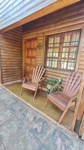 Family Cabin with Pool in Quiet Area of Iguazu