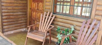 Family Cabin with Pool in Quiet Area of Iguazu