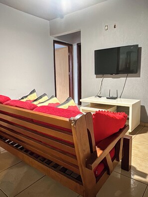 Interior - Country house with pool and beautiful gourmet area near Holambra. (Artur Nogueira)