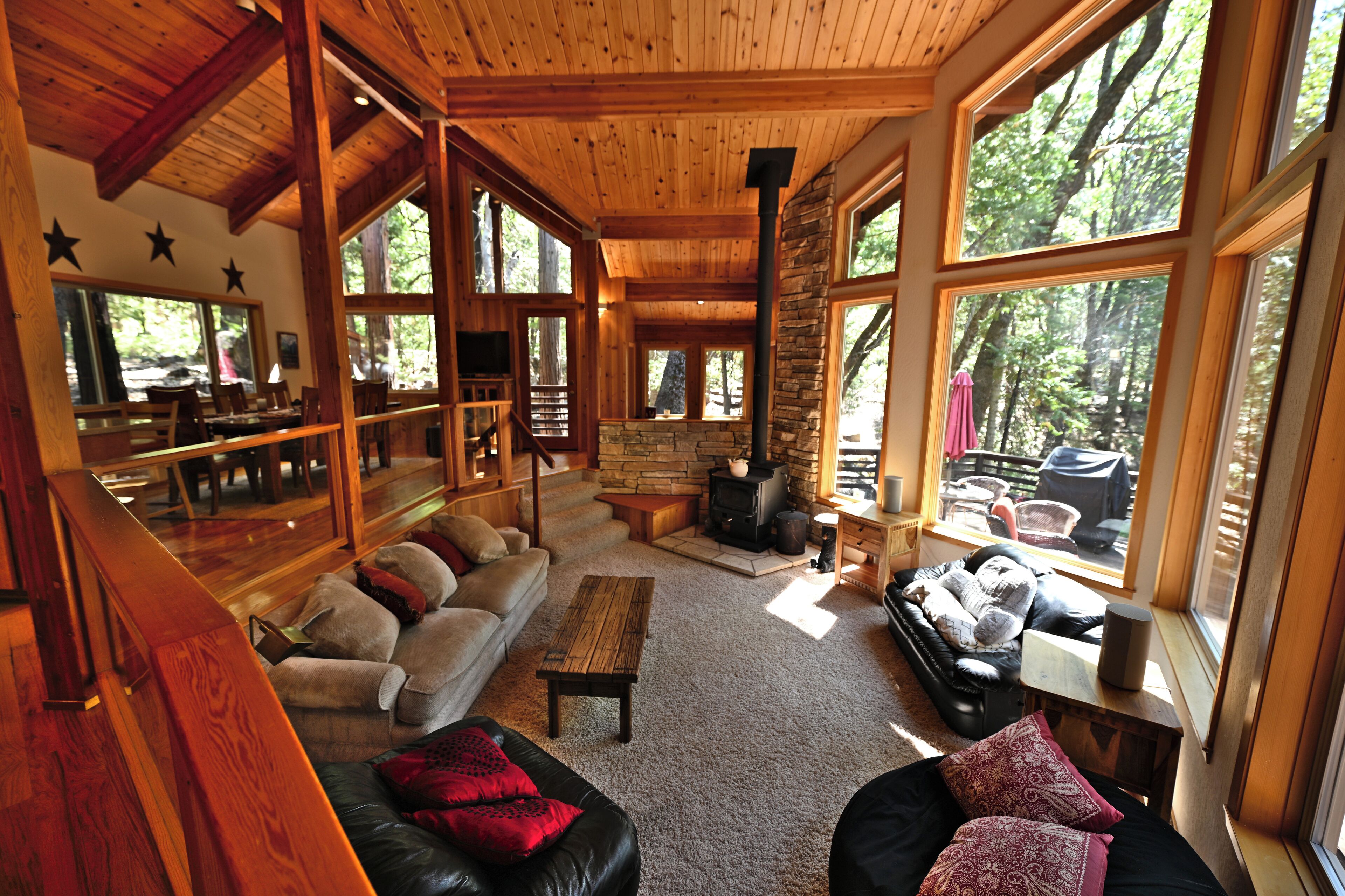 Télévision, cheminée