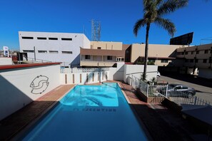 Outdoor pool - Hotel El Ejecutivo Tijuana (Tijuana)
