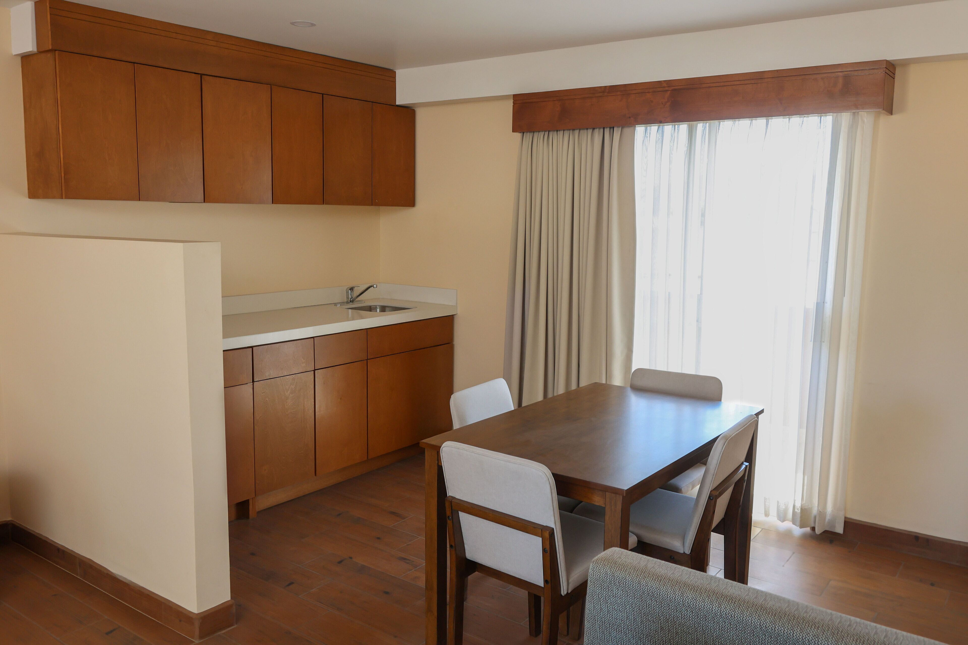 標準套房, 陽台 | 用餐區