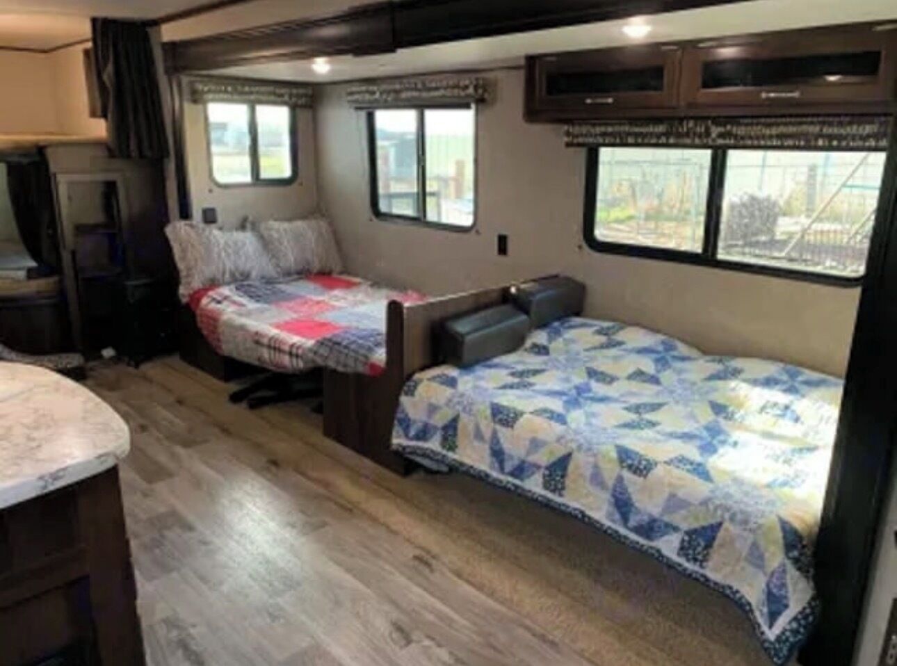 1 bedroom, bed sheets