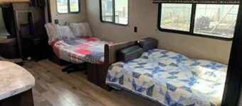 Cozy 1-bedroom recreational vehicle in charming Smithfield with AC