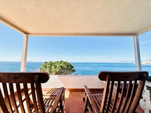 Property grounds - BARCA.Apartment with direct Beach Access (ROSES)