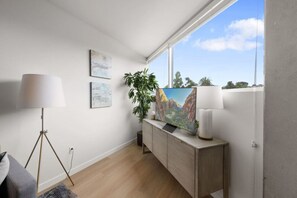 Interior - Lux Beach Retreat: Parking/Wifi (San Diego)