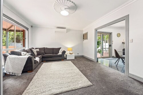 The Laneway | 3BR - Families & Crews · Walk To CBD