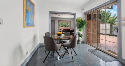 The Laneway - 3 Bed, WiFi, Close to all