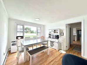 Dining - Quiet 3-Bedroom Ranch Near Newport, Vineyards, & Beaches! (Middletown)