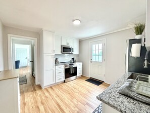 Coffee/tea maker, fridge, microwave, oven - Quiet 3-Bedroom Ranch Near Newport, Vineyards, & Beaches! (Middletown)