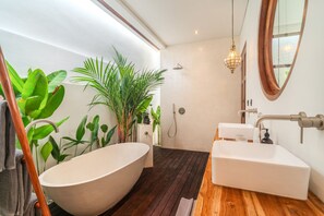 Hair dryer, towels - Villa Sofra 2BR Private Pool, 350mbps WiFi- Bingin (South Kuta)