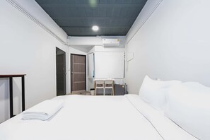 Studio | Free WiFi - Yellow Place Sukhumvit Soi 2 (Bangkok)