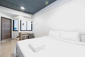 Studio | Free WiFi - Yellow Place Sukhumvit Soi 2 (Bangkok)