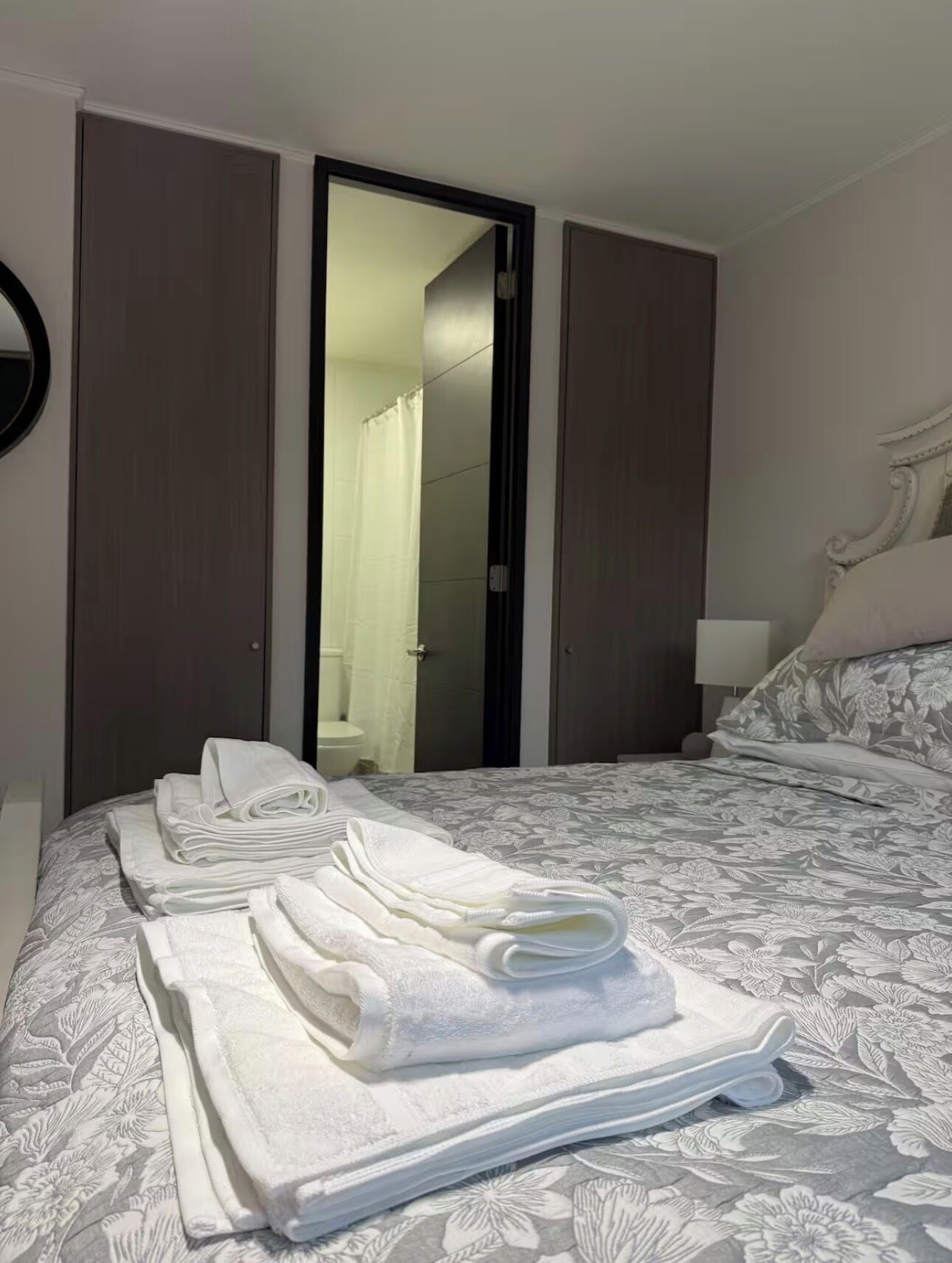 1 chambre, fer et planche à repasser, Wi-Fi gratuit, draps fournis