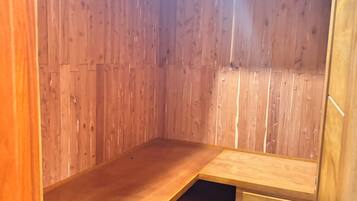 Apartment, 4 Bedrooms, Accessible, Smoking