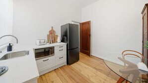 Kaffetrakter/tekoker, mikrobølgeovn, ovn og kokeplater