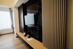 Desk, soundproofing, free WiFi - Orion Villa Telaga Menjer (Garung)