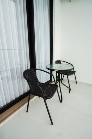 Habitación ejecutiva doble, vistas al lago | Restaurante al aire libre