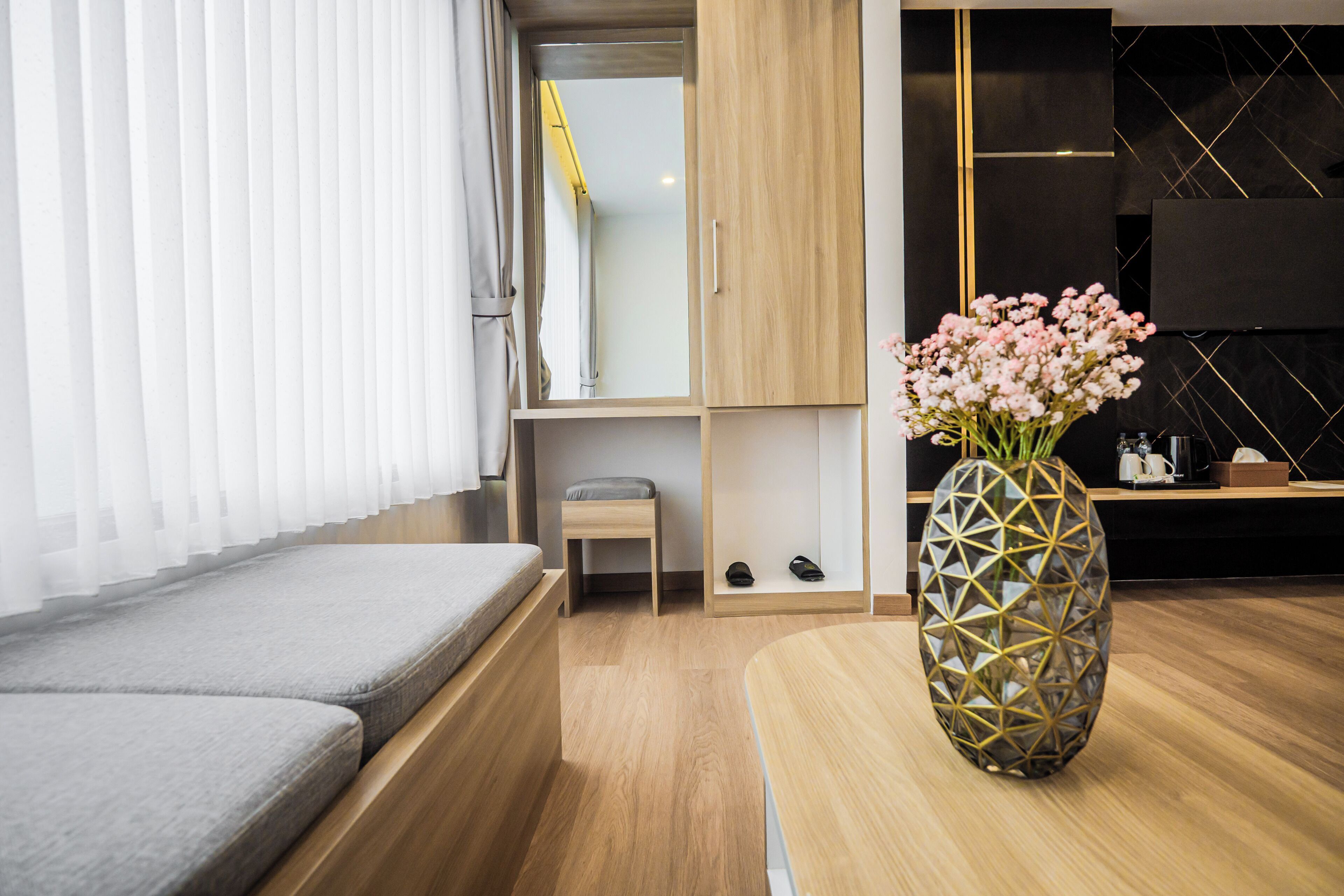 Deluxe Double Room, Lake View | Desk, free WiFi