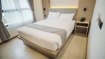 Superior Double Room, Lake View | Desk, free WiFi