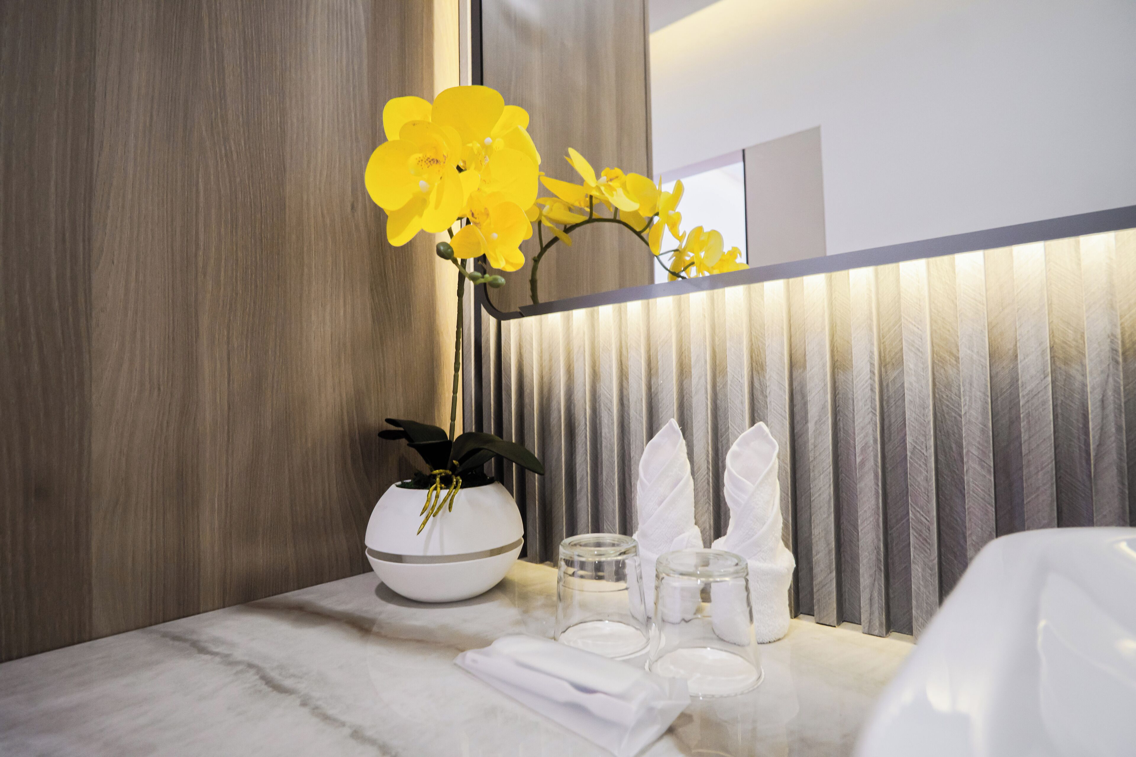 Kamar Double Eksekutif, pemandangan danau | Kamar mandi | Handuk, sabun, sampo, dan tisu toilet