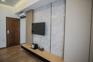 Executive Double Room, Lake View - Orion Villa Telaga Menjer (Garung)