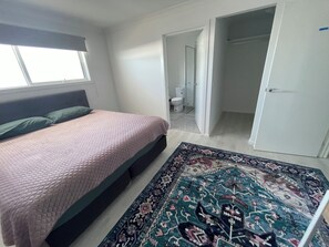 1 多间卧室、熨 斗/熨衣板、WiFi、床单