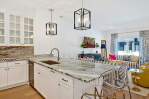 Interior - Lux 4 BR/4 BA Nash Home w/Private Hot Tub-9 Beds! (Nashville)