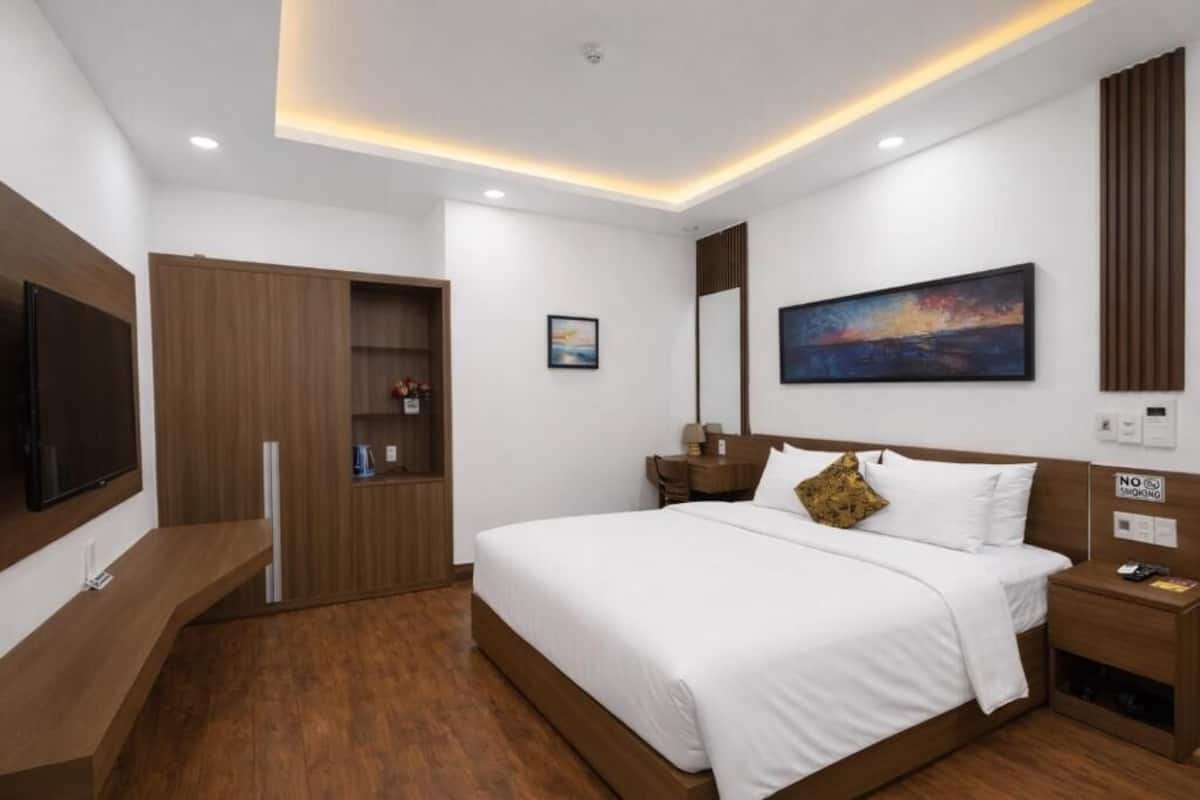 Basic Double Room Single Use | Desk, laptop workspace, free WiFi