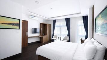 Deluxe Double Room Single Use | Desk, laptop workspace, free WiFi